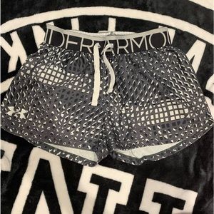 Under armor youth size s/m,  like new. Super cute